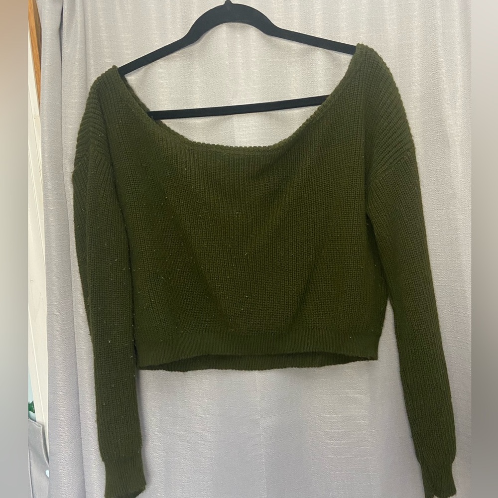 PrettyLittleThing Green Off The Shoulder Knitted Sweatshirt size S/M - Picture 2 of 5